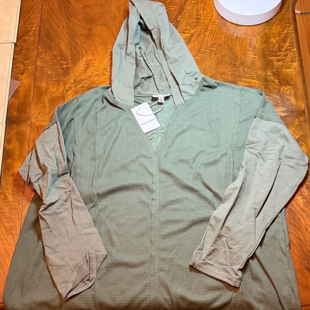 HEYSON Women’s NWT Green Hooded Long Sleeve Top - Size 1XL